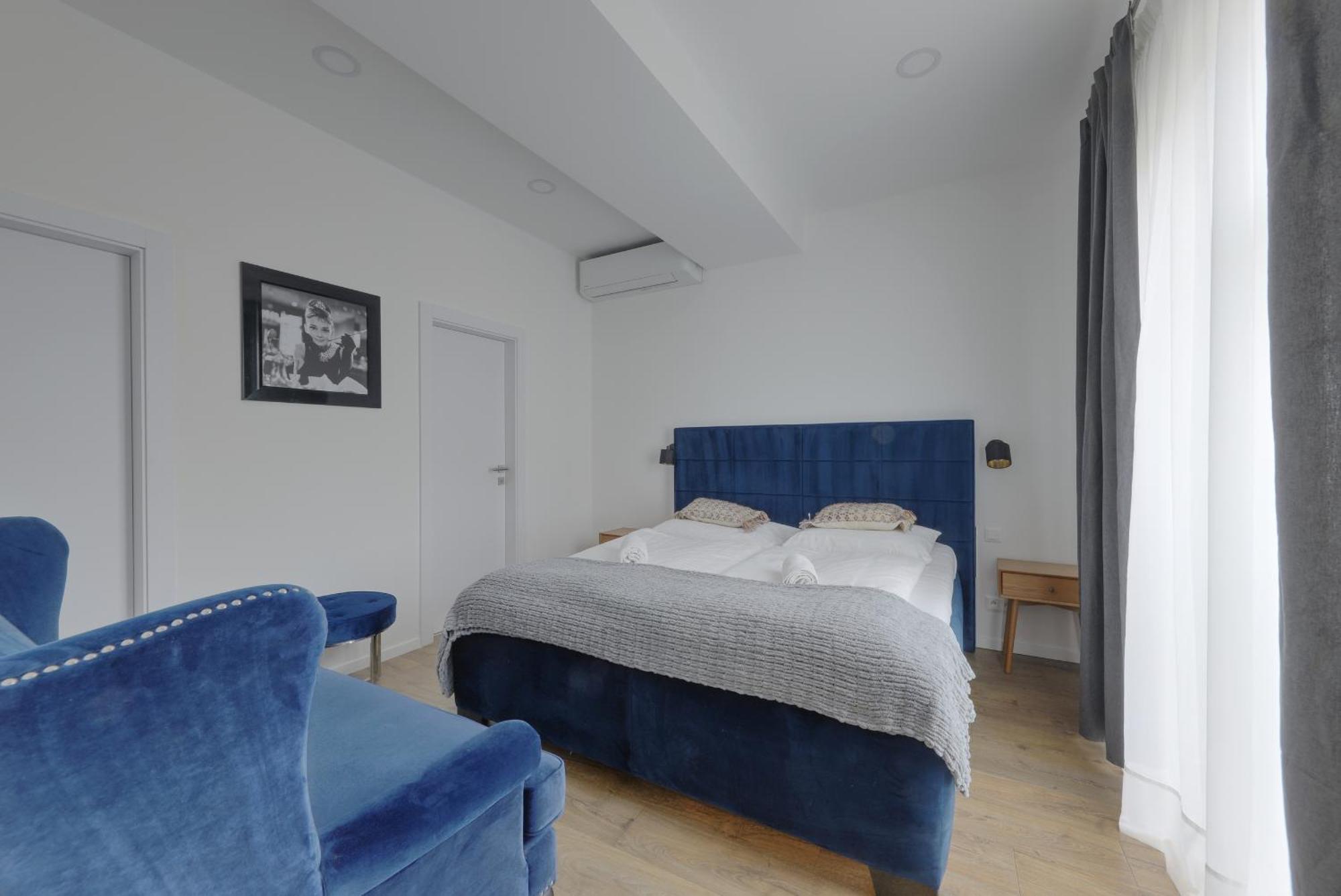 Shone Apartment Old Town 2 Bedroom Bratislava Exterior photo